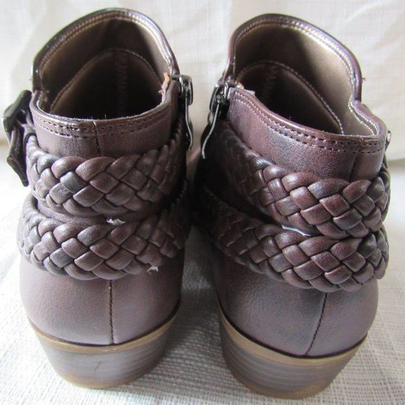 Brown Ankle Boots Size 7.5: Good Condition - Picture 2 of 5
